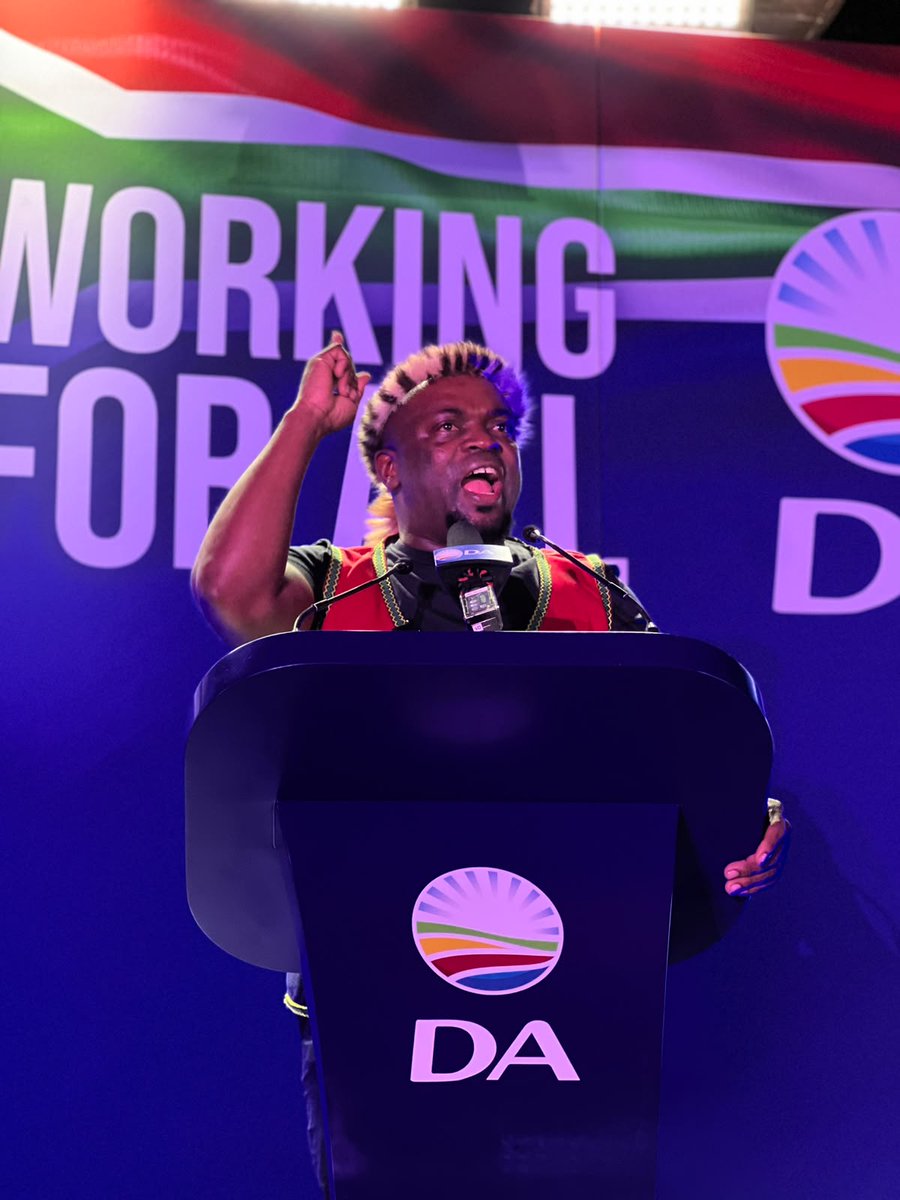 Our_DA's tweet photo. A R10 BILLION funding shortfall⁉️

Crumbling roads. Broken infrastructure. Unreliable services. Joburg this shouldn’t be your reality. 

The DA stands ready to fix Joburg and get this city working for all. 🎥 Hear the plan: https://t.co/tSYCHVJ1qF https://t.co/Wm7egBv0Uz
