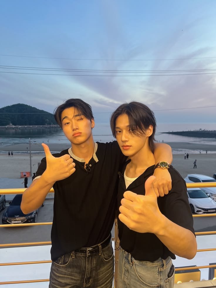 ateezjpeg's tweet photo. Woosan’s YouTube channel '9트쫑' has reached 600K subscribers in just over 2 months, while their latest upload has already exceeded 1.2M views in just one day!👏
🔗https://t.co/gS4vc3nCyd
#우영 #산 #WOOYOUNG #SAN https://t.co/lhD8dMYAvj