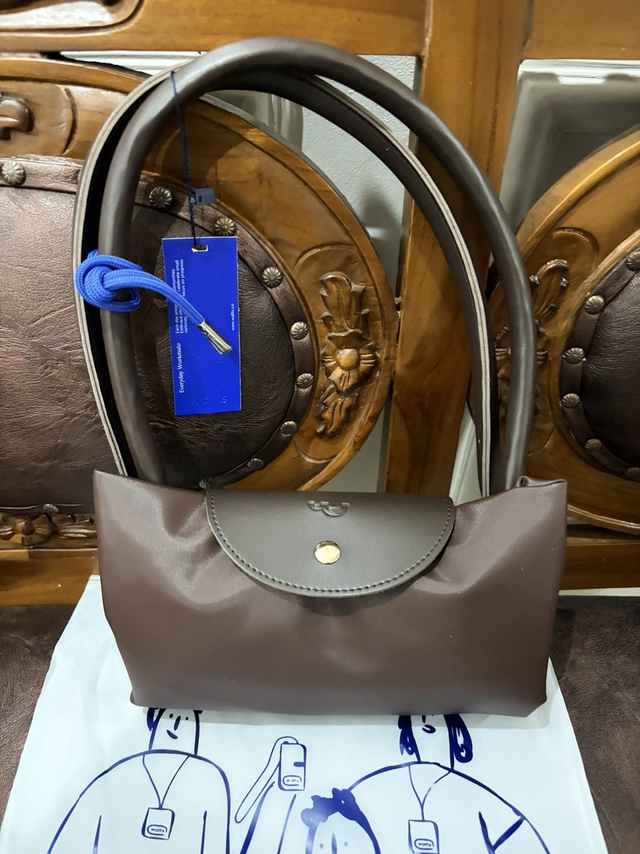 Theothersidee33's tweet photo. Wts tas brand new

1. Merche backpack hitam 250k
2. Wallts jollie bag coklat 195

Tag wtb wts https://t.co/FL4s5HJKzw