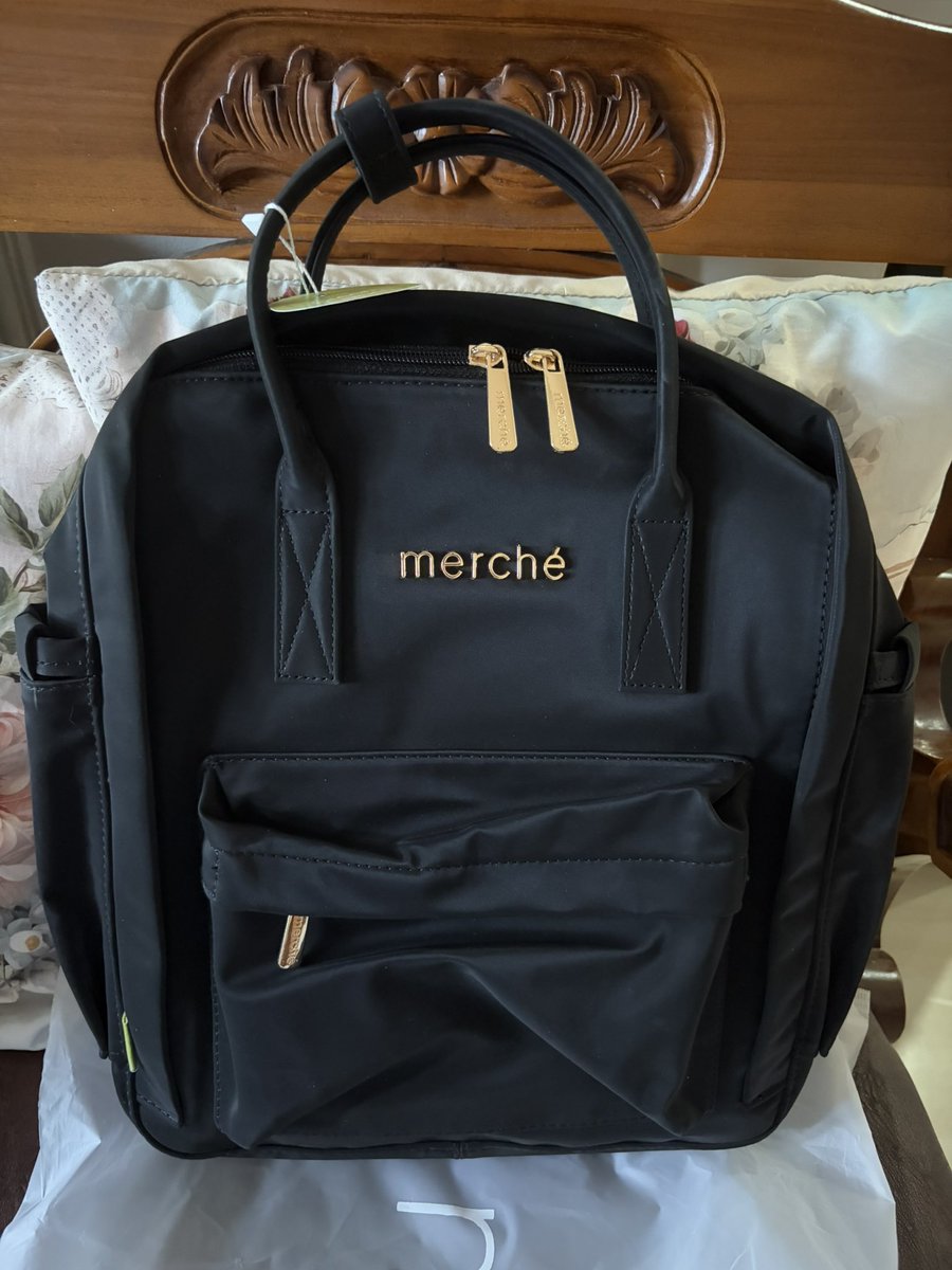 Theothersidee33's tweet photo. Wts tas brand new

1. Merche backpack hitam 250k
2. Wallts jollie bag coklat 195

Tag wtb wts https://t.co/FL4s5HJKzw