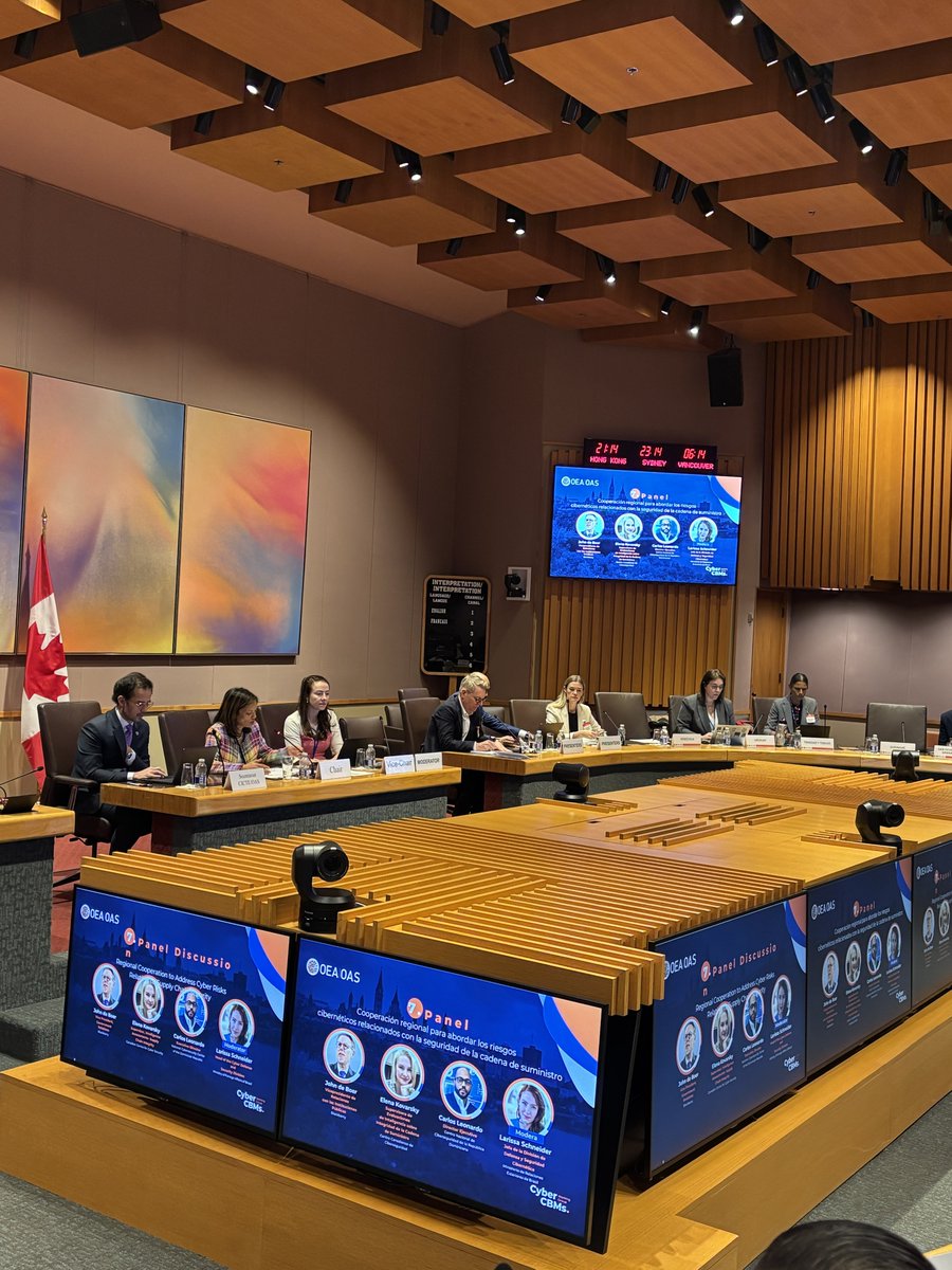 OEA_Cyber's tweet photo. En la segunda jornada de #OASCBMs26, profundizamos sobre la cooperación regional para abordar los riesgos cibernéticos relacionados con la seguridad de la cadena de suministro.

Junto a expertos de @BlackBerry y del @cybercentre_ca, y con la participación activa de los Estados miembros de @OEA_Oficial, intercambiamos perspectivas sobre los desafíos y oportunidades en esta materia.

Además, a través de un ejercicio práctico, los participantes fortalecieron la coordinación entre responsables de políticas públicas y equipos CSIRT, contribuyendo a una mayor preparación y resiliencia frente a incidentes cibernéticos 🌐🌎🔐
