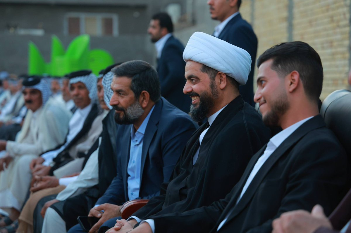 khazalimedia's tweet photo. في أجواء يسودها الفرح والسرور، وفي لفتة إنسانية كريمة، لبّى سماحة الشيخ الأمين قيس الخزعلي دعوة الشاب "أبو تراب" ، نجل الشهيد القائد السيد أحمد الشجيري، حضور حفل زفافه، في محافظة بابل، قضاء الهاشمي. https://t.co/D4iL6OFDd2