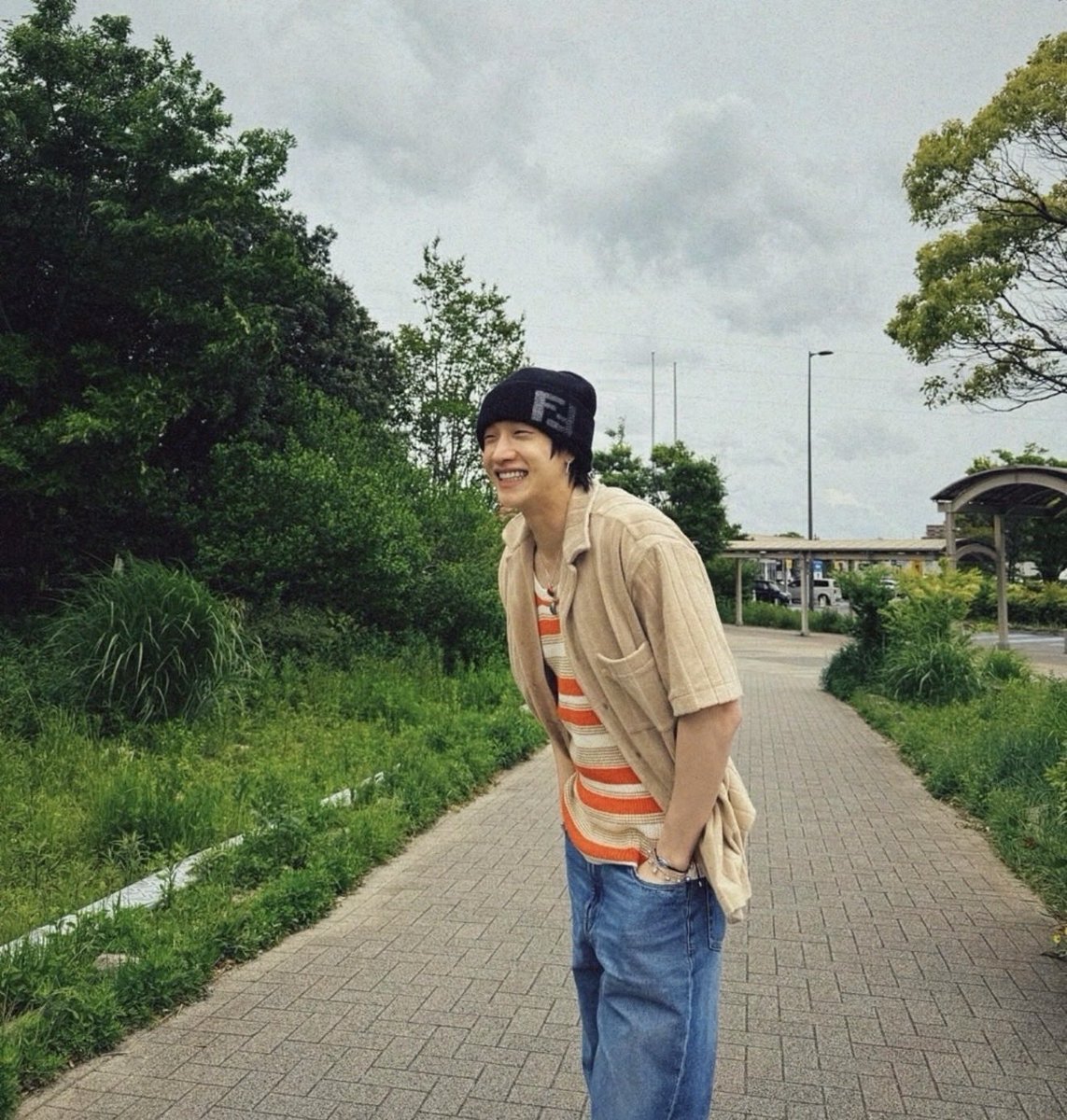 beyondyasmin's tweet photo. happiness looks so good on bang chan 🤍 https://t.co/9O0oQzYKhQ