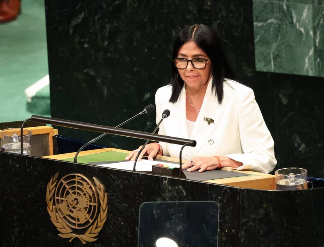 _Karenpnt's tweet photo. Las sanciones criminales son una violación masiva de los DD.HH. No son un "castigo a un gobierno", son un asedio contra la familia venezolana. Exigimos respirar libre de tutelajes foráneos.

#ConDelcyMeResteo https://t.co/qn4TF4Kj6t
