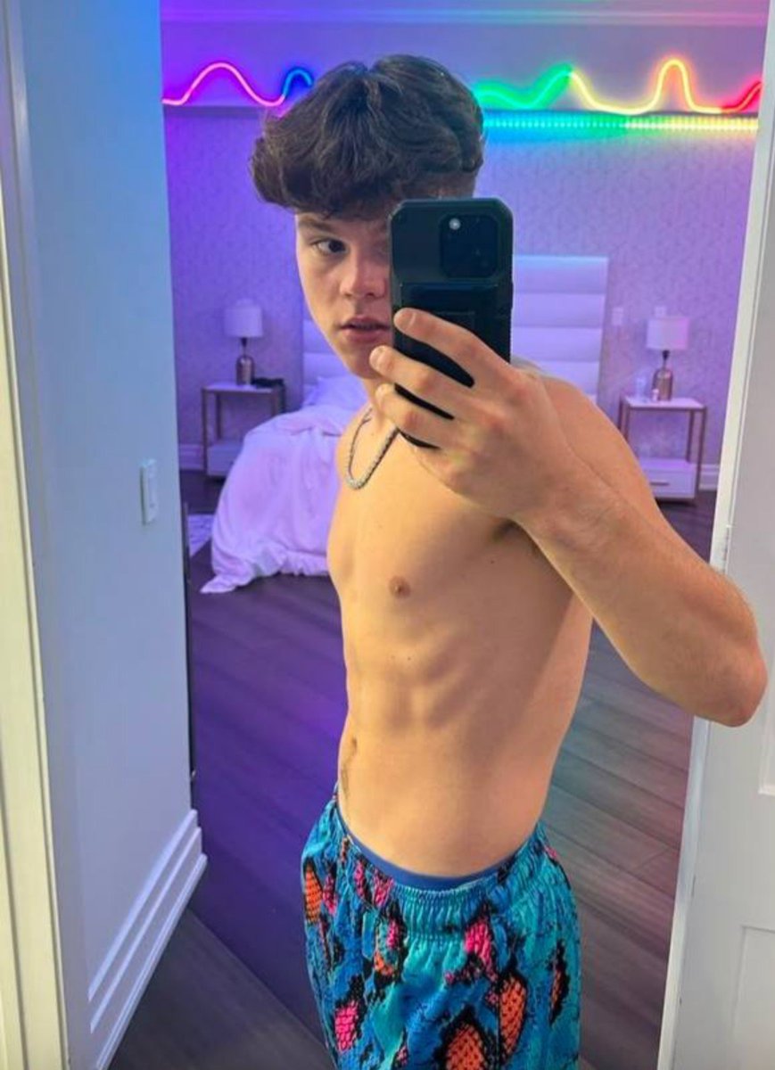 tylleri7xn's tweet photo. You’ve seen the public side.
https://t.co/3U7EbqAkCq
Want in? 💎
📩 https://t.co/Abi4QngXii https://t.co/jy6vd12cuk
