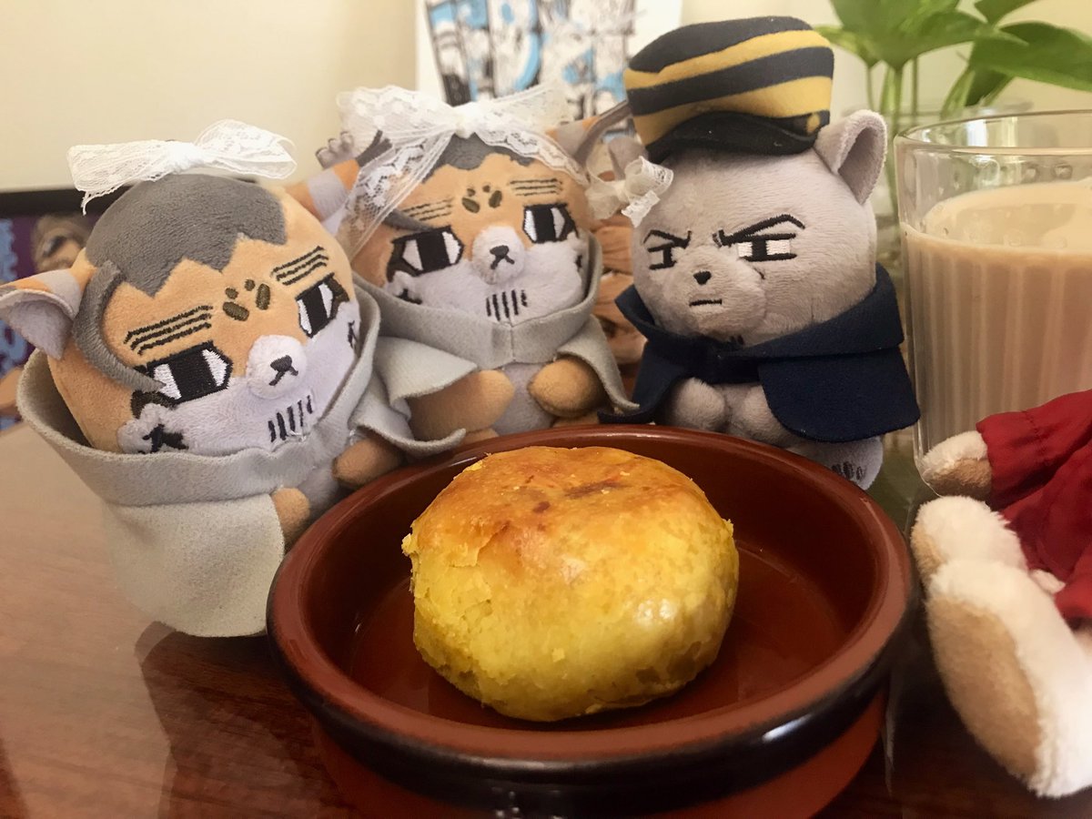 swampurr's tweet photo. 開始放連假ㄌ💓💓
被團團包圍的咖哩月餅🥮☺️ https://t.co/PhJrS1U5HS
