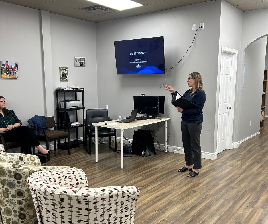 SwanValleyCU's tweet photo. Last night, we joined North West Regional Immigrant Services for a conversation about financial literacy.

We talked about credit reporting, mortgage pre-qualifications, fraud awareness and some of the scams people are seeing today.

Thank you to everyone who joined us! https://t.co/ztCGOFPebY