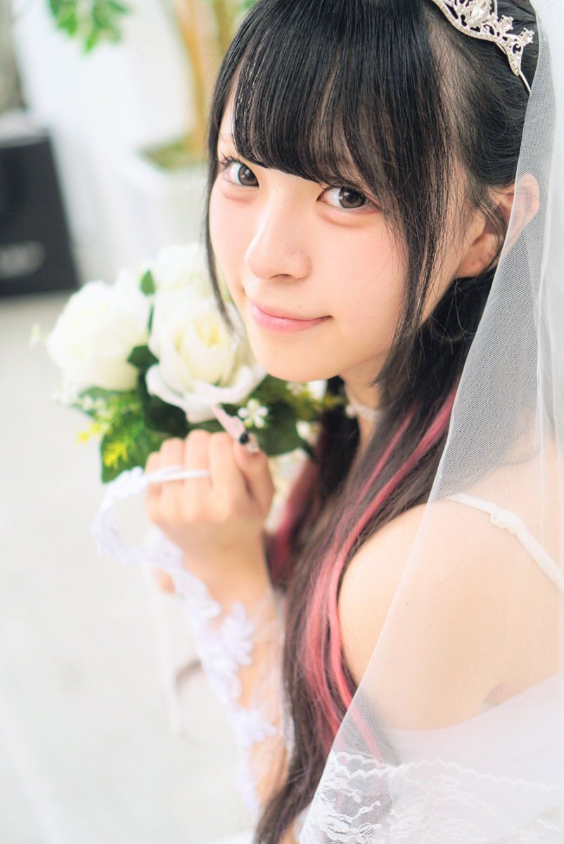 eK73GKgpHX8pX4E's tweet photo. 9/23スタジオサリュー
ラブリック＆ネオハレーション団体撮影会2部
👰💓💓💓

#ラブリック
#神谷ゆな
#ゆなちゃんみっけ
#JK2 https://t.co/xC0j6awPqX