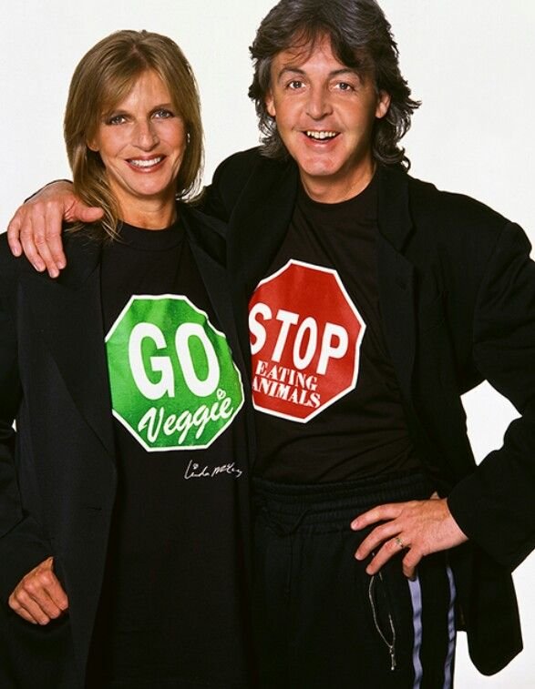 ltmstrangersz's tweet photo. nós fãs de paul e linda mccartney que nos tornamos vegetarianos/veganos por influência deles
#meuspais que me inspiram :3 https://t.co/NCwpOT80p0
