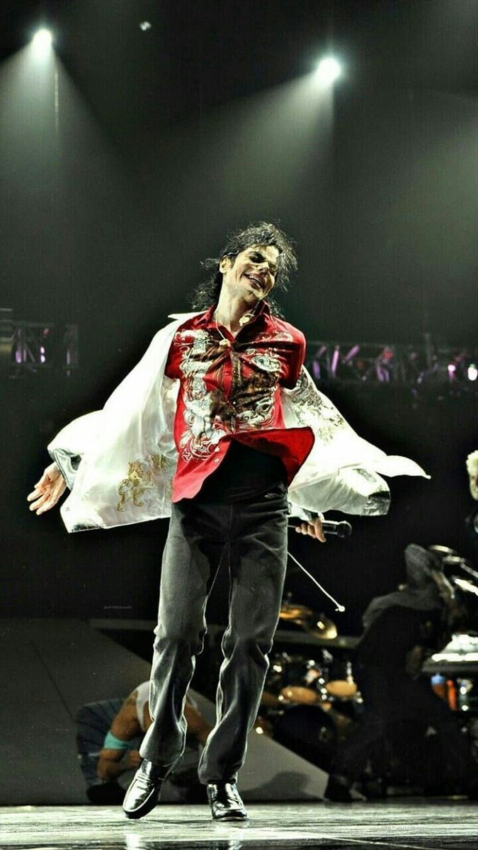 offthewalldemo's tweet photo. I refuse to ignore This Is It Michael because even through those circumstances, he was still our Michael. It's ok if you disagree! https://t.co/FHpDDCOeTT