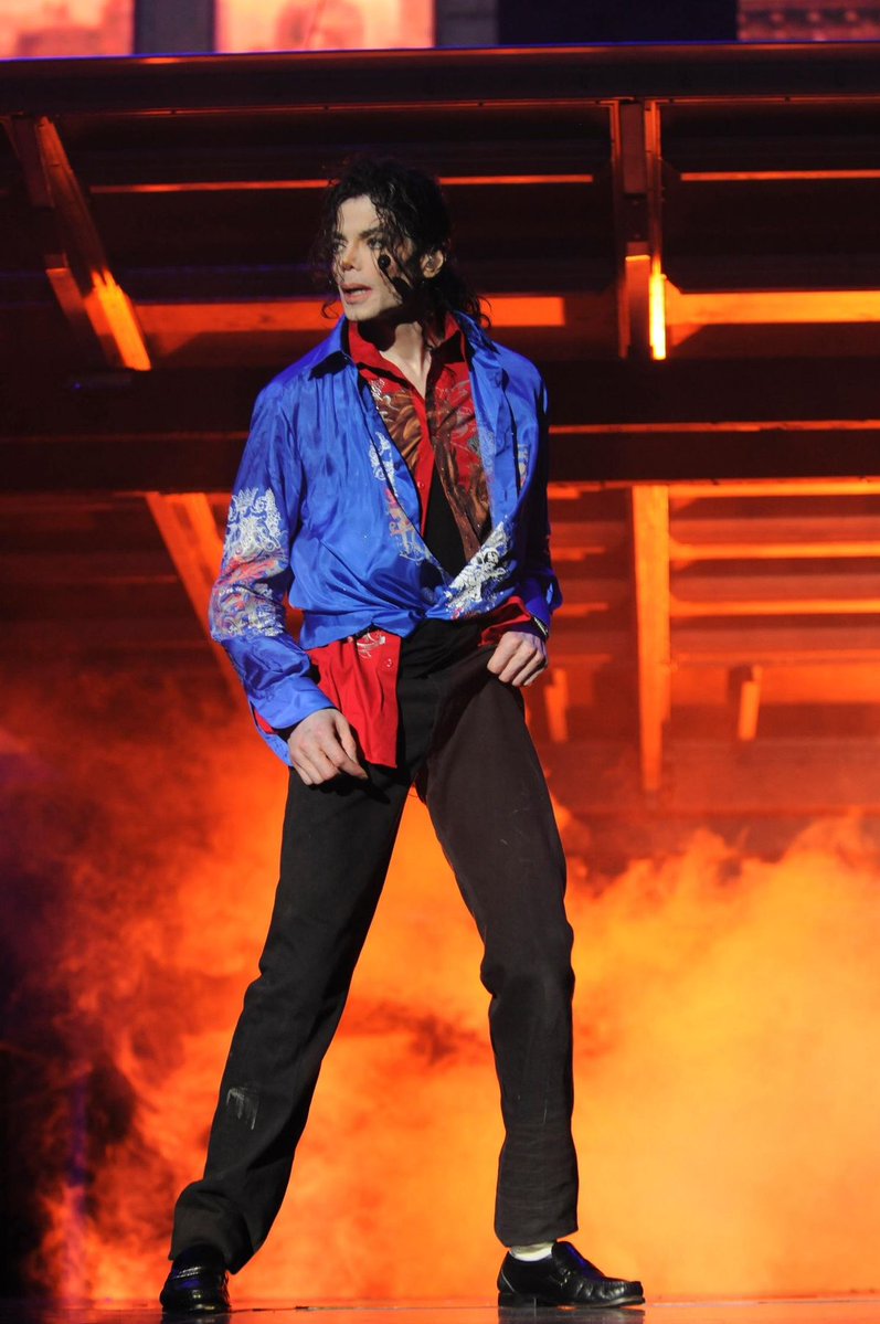 offthewalldemo's tweet photo. I refuse to ignore This Is It Michael because even through those circumstances, he was still our Michael. It's ok if you disagree! https://t.co/FHpDDCOeTT