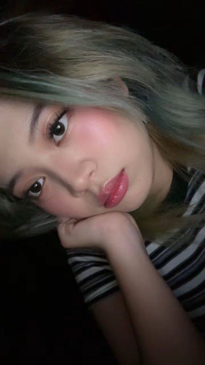 eightartt's tweet photo. [QUEER FRIENDSHIP APPLICATION]  
name: tii
age: umur ga ada yang tau
occupation: pengacara (pengangguran gada acara)
hobbies: main emel, nonton film, tidur
zodiac: ♋️
height: 158 kayaknya??
fun fact: suka ganti skin n i am so f pelor https://t.co/ffndITW3Nt
