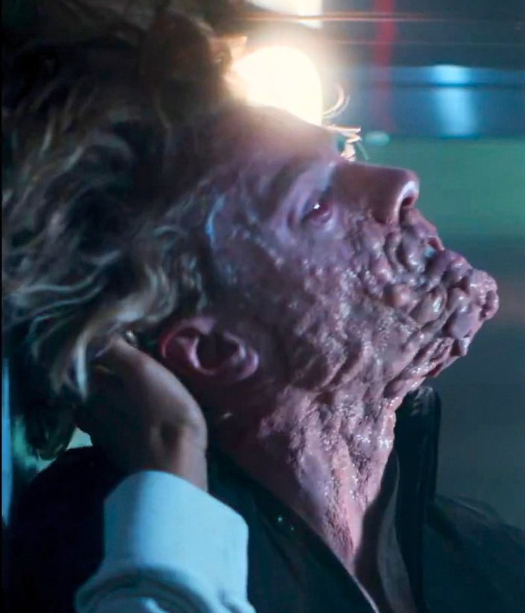 DCUBrief's tweet photo. First look at Clayface turning into his clay monster form https://t.co/qfoYecgor8