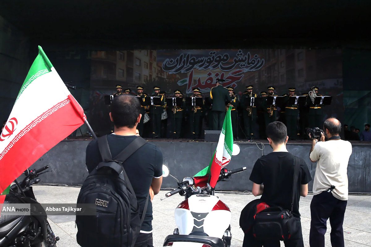 NajafiF34778's tweet photo. #رزمایش_40هزار_موتورسوار_جانفدا 
 سرود ملی ایران  ، سرود من است . سرود توست ! دست بر قلب خود میگذارم که بگویم جانم فدای تو ای وطن https://t.co/YHqDRACsKQ
