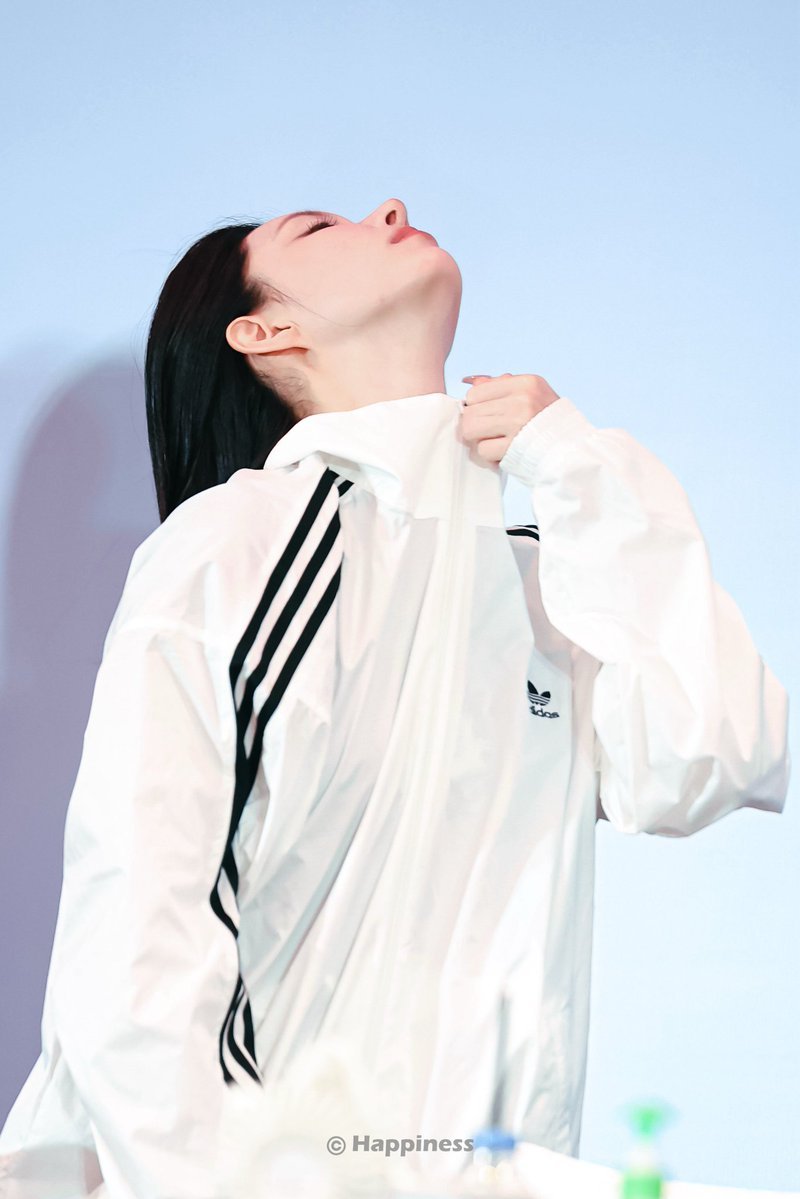 Doraemon494728's tweet photo. YUNAH in her oppa era 🔥🔥👄
#ILLIT #YUNAH https://t.co/DeJ1TYMNUb