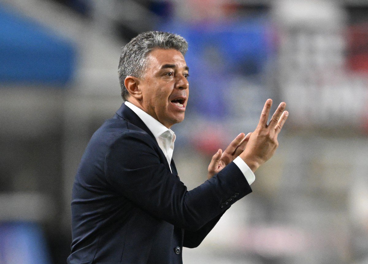 KVerdezoto17's tweet photo. Me quedo con esta declaración de Marcelo Gallardo tras caer goleado: "Habrá un análisis individual y colectivo del rendimiento". Esto para entender que nadie tiene comprado su puesto, hay algunos jugadores con varios años en la Tri y con muchos errores individuales que ya vale la pena analizarlo y si les toca sacarlos.