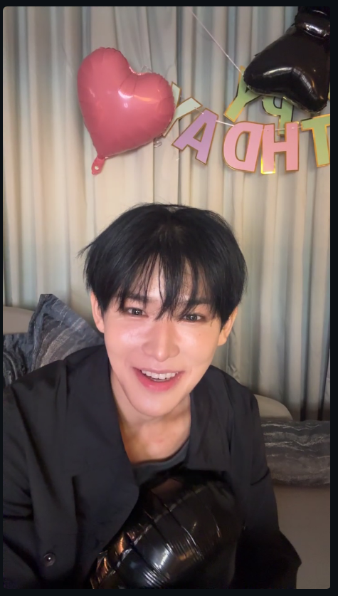 ModU226's tweet photo. Happy Birthday to Yichen!

Today Modyssey and I ended workday at the same time even though my time zone is 6 hours behind Hong Kong 🤗

#MODYSSEY #모디세이 #YICHEN #이첸 #HAPPY_YICHEN_DAY https://t.co/56IuNY08SW