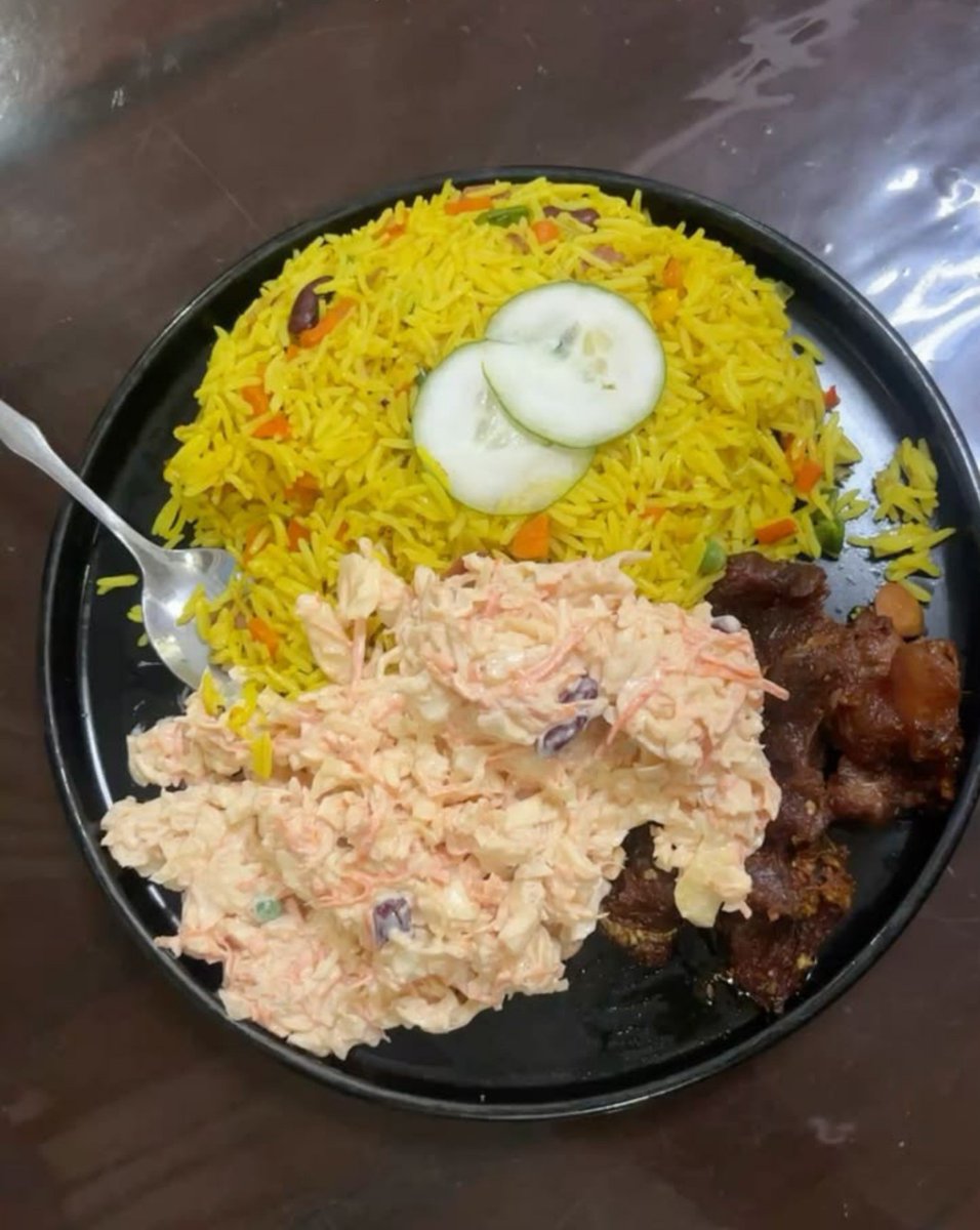 clever301's tweet photo. Fried                             OR               Jollof https://t.co/Pnwnn9xHht