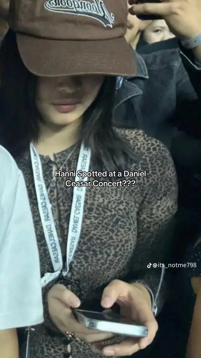 phanminji's tweet photo. ini beneran hanni ya ??? soalnya kok mirip aku banget 🥺🥺🥺 kangen hanninya akuuu https://t.co/3JfRmx6lAv