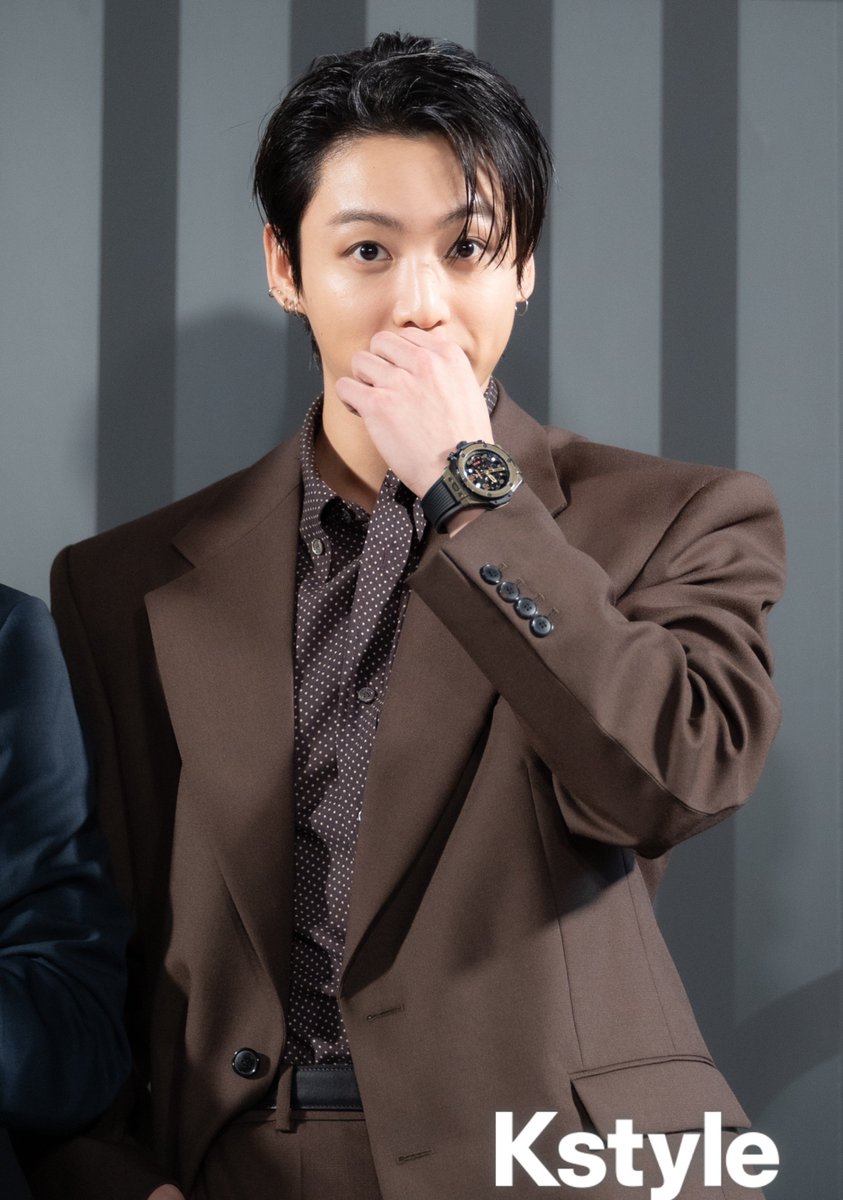 dailyjkpraise's tweet photo. Images of Jungkook x Hublot Night ; a thread 

(1) https://t.co/sFWP1HXUHv