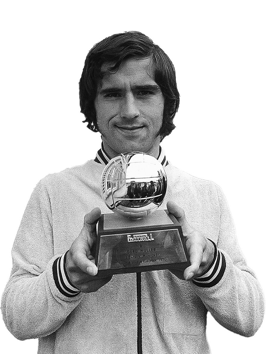 mbappeworld98's tweet photo. Gerd Müller, Ballon d’Or 1970 après son Mondial :

⚽ 10 buts
🎯 3 passes
🥉 Demi-finaliste

Mbappé en 2026 :

⚽ 10 buts
🎯 4 passes
🔥 Demi-finaliste

Est-ce que l’histoire peut se répéter ? 👀🌕 https://t.co/Nl9NFouq9W