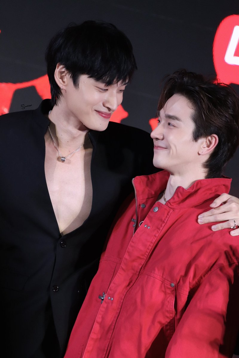 gypsophila_dao's tweet photo. when I say I love couple with chinese style facecards.

#bosstong #บอสตงตง https://t.co/RYOZYQXG7J