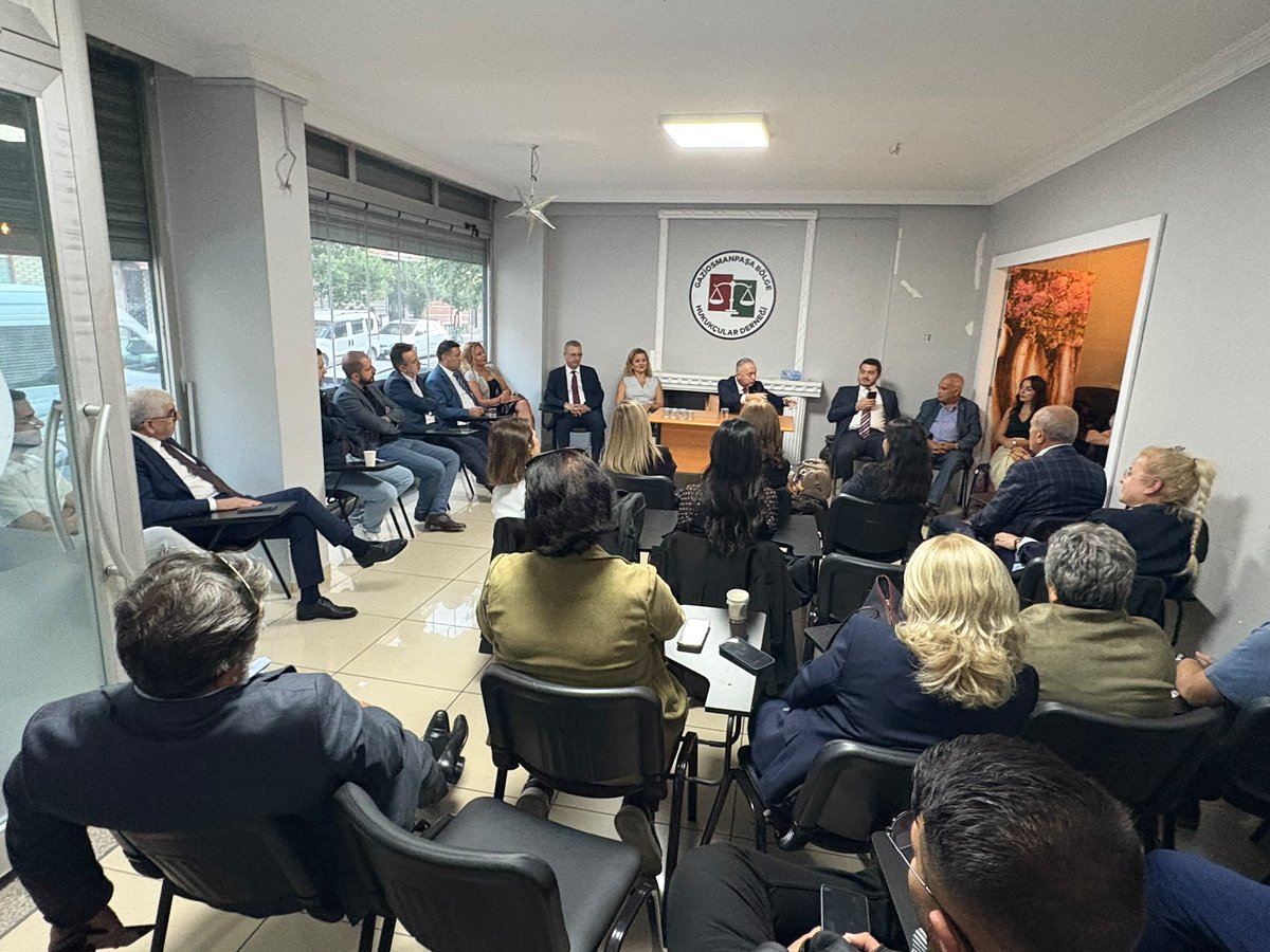 cumhuriyetciav's tweet photo. Gaziosmanpaşa Bölge Hukukçular Derneğinde meslektaşlarımızla bir araya geldik. https://t.co/QHvXYcH5eL