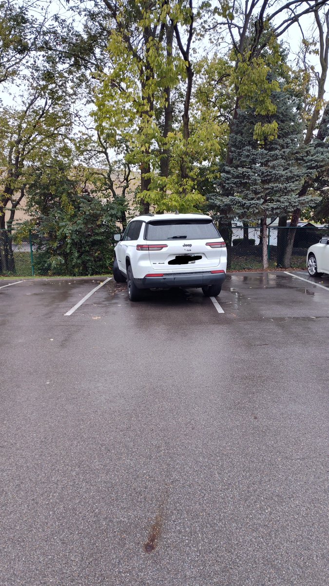 YungJung's tweet photo. Whenever my wife comes home at night parked like this I know we bouta get nasty https://t.co/PBveUKMv2b