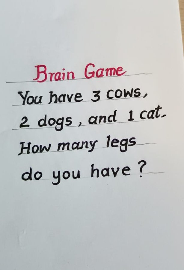 _Eva468's tweet photo. How many legs do you have? https://t.co/ZNzNZEbmRs