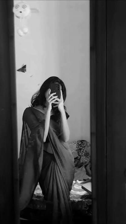 DuaFatima097's tweet photo. She loved mysteries so much that she became one💫 https://t.co/WITxZVbC19