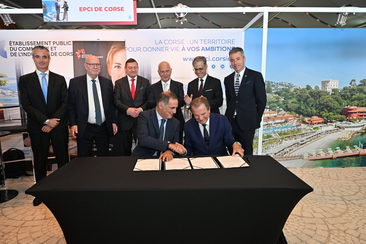 Monaco_Chamber's tweet photo. 🤝 Le #Monaco Economic Board renforce ses liens avec la #Corse lors de @MonacoBusiness1  !

��️ Signature d'un partenariat MEB avec l'EPCI Corse, 
Stand partagé au salon &amp; cocktail networking 
🚀 Cap sur Ajaccio en fin d'année ! https://t.co/U3rUHP9IwL