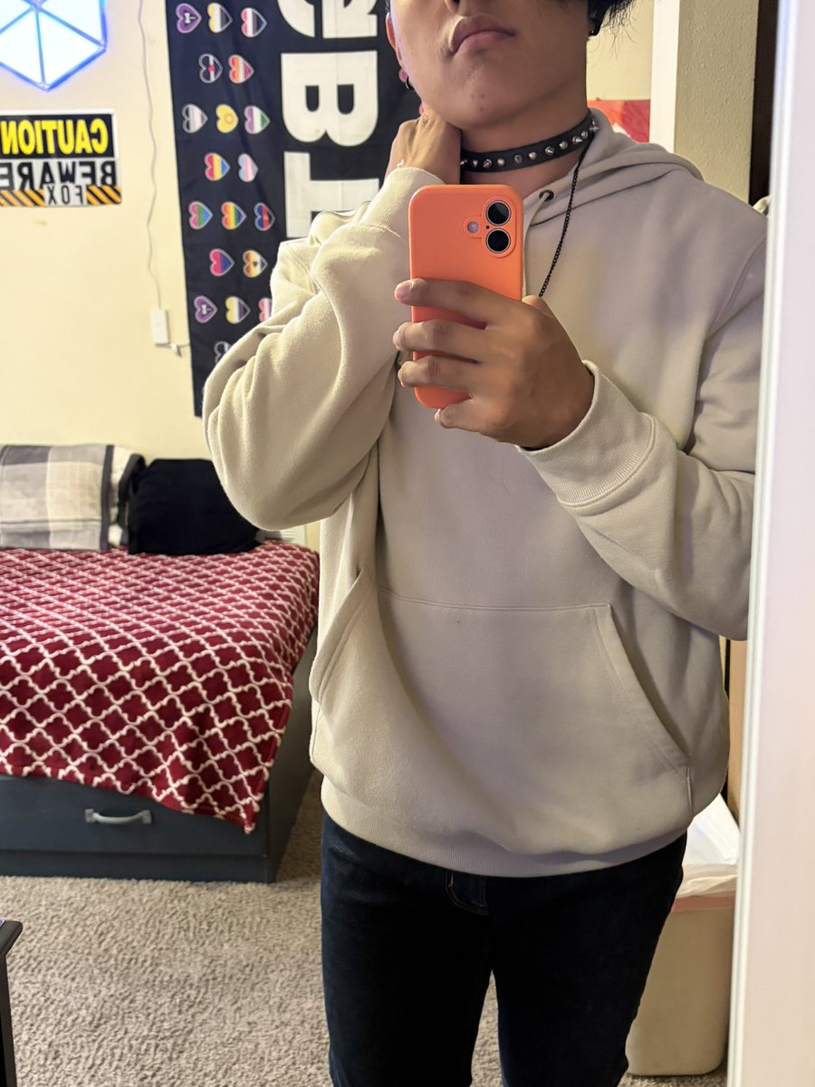 Ga83165Gabe's tweet photo. Got new skinny jeans https://t.co/wyqp3rkouI