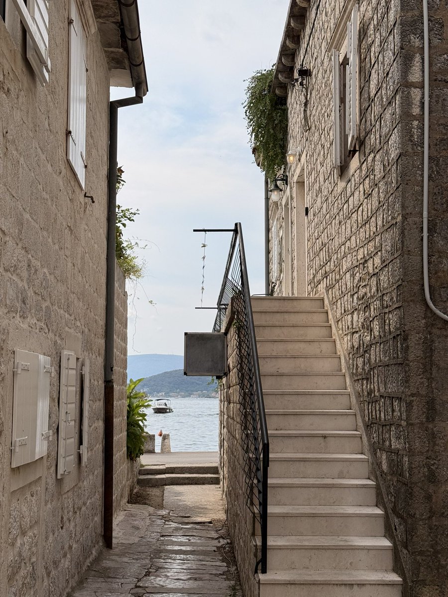 salisssb's tweet photo. Kartpostal gibi Perast💫 https://t.co/B9T6M981ET