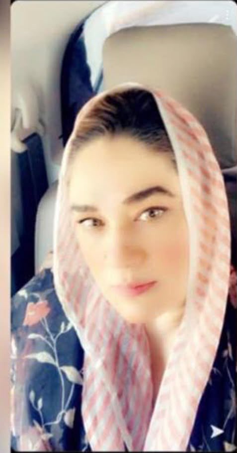 khawarsamina1's tweet photo. 🚨27 ستمبر لانگ مارچ عوام کا لانگ مارچ ہے جس میں ہر مکتبہ فکر کے لوگوں کو شامل ہونا ہوگا، ہر مزدور، کسان، سرکاری ملازم، تاجر سب کو اس لانگ مارچ کا حصہ بننا ہوگا
یہ کسی مخصوص پارٹی یا تنظیم کا لانگ مارچ نئیں ہے 

یہ لانگ مارچ پاکستان کی حقیقی آزادی کی خاطر ہے
ہماری نسلوں کے مستقبل کے لئیے ہے✌️

ثمینہ خاور حیات سابقہ ایم پی اے
 پاکستان تحریک انصاف
مشیر وزیرِ اعلیٰ پنجاب چودھری پرویز الٰہی
وزارت جیل خانہ جات حکومتِ پنجاب،
چئیرپرسن  وزارت تعلیم حکومت پنجاب
چئیر پرسن  وزارت پروڈکشن اینڈ انڈسٹریز
 فیڈرل ڈیپارٹمنٹ، حکومتِ پاکستان