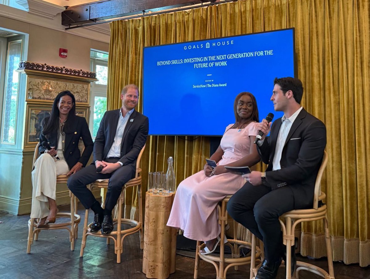 house_of_sussex's tweet photo. Prince Harry's NYC diary is booked & busy! 5 events since yesterday 🤯🎤
-#Archewell x @ClintonGlobal keynote
-@Travalyst x @Skift Global Forum keynote & sit-down
-#Travalyst x @Expedia private reception
-@DianaAward x @ServiceNow panel
-@NatGeo x @DeBeers Okavango Eternal event https://t.co/sVUgt7bTTd