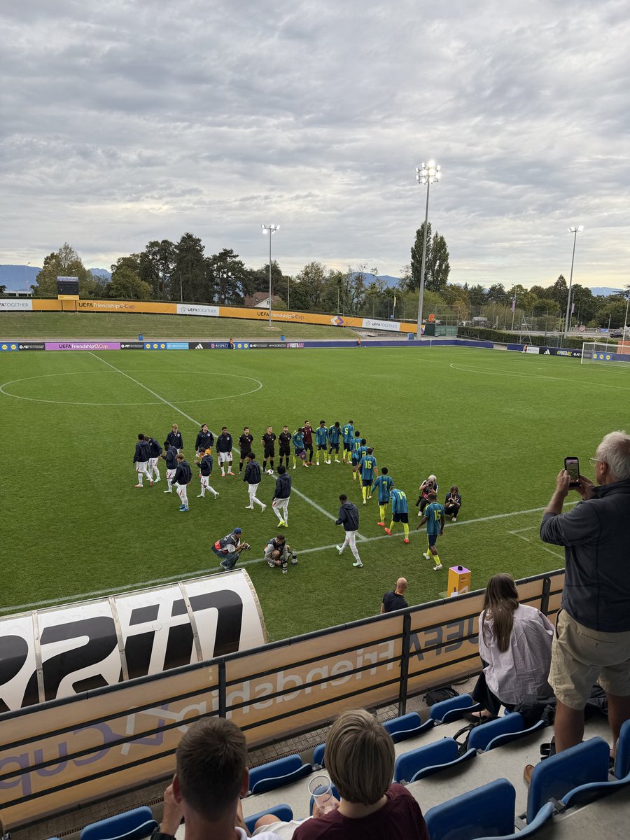 HoussamGe13's tweet photo. UEFA Friendship Cup

Angleterre U18 - Colombie U18 ⚽️⚽️⚽️ https://t.co/L2XS3BXhJH