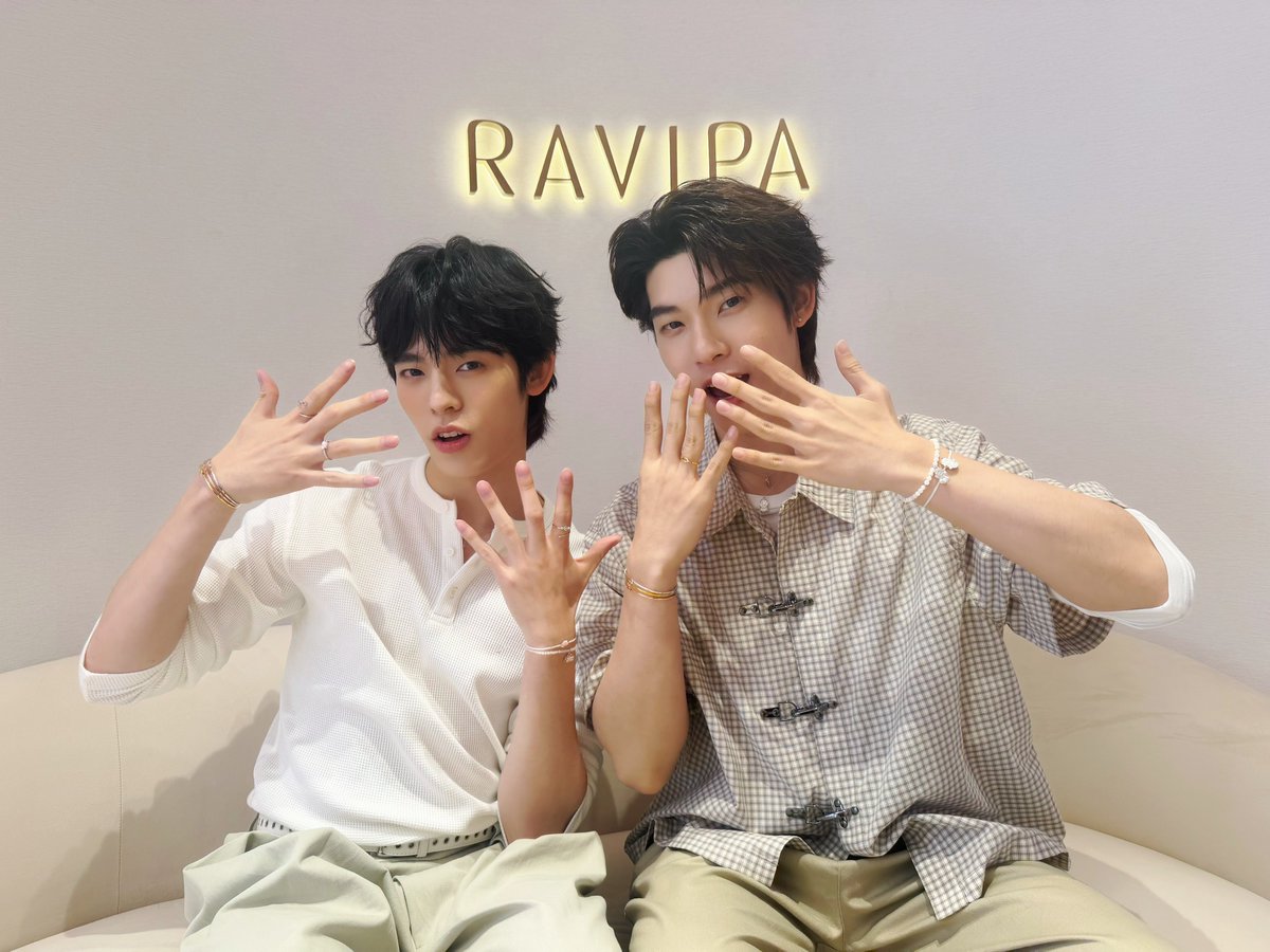 DomundiTV's tweet photo. ขอขอบคุณ @RavipaJewelry ที่ให้เกียรติ “ตี๋ตี๋” @twnpich และ “ป๋อ” @porsuppakarn ได้มาร่วม Live พูดคุยและทำกิจกรรมสนุก ๆ ในวันนี้นะคะ 🥰

ขอขอบคุณแฟน ๆ ทุกคนที่มาเจอกัน รวมถึงแฟน ๆ ที่ติดตามรับชม Live และส่งกำลังใจมาให้ทั้งสองคนด้วยนะคะ 🫶🏻✨️

#RAVIPAxTeeTeePor https://t.co/isVEg6v0cA