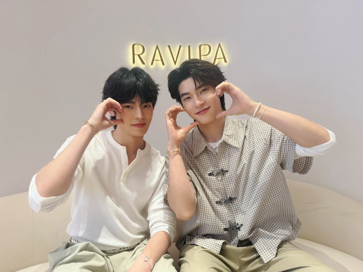 DomundiTV's tweet photo. ขอขอบคุณ @RavipaJewelry ที่ให้เกียรติ “ตี๋ตี๋” @twnpich และ “ป๋อ” @porsuppakarn ได้มาร่วม Live พูดคุยและทำกิจกรรมสนุก ๆ ในวันนี้นะคะ 🥰

ขอขอบคุณแฟน ๆ ทุกคนที่มาเจอกัน รวมถึงแฟน ๆ ที่ติดตามรับชม Live และส่งกำลังใจมาให้ทั้งสองคนด้วยนะคะ 🫶🏻✨️

#RAVIPAxTeeTeePor https://t.co/isVEg6v0cA