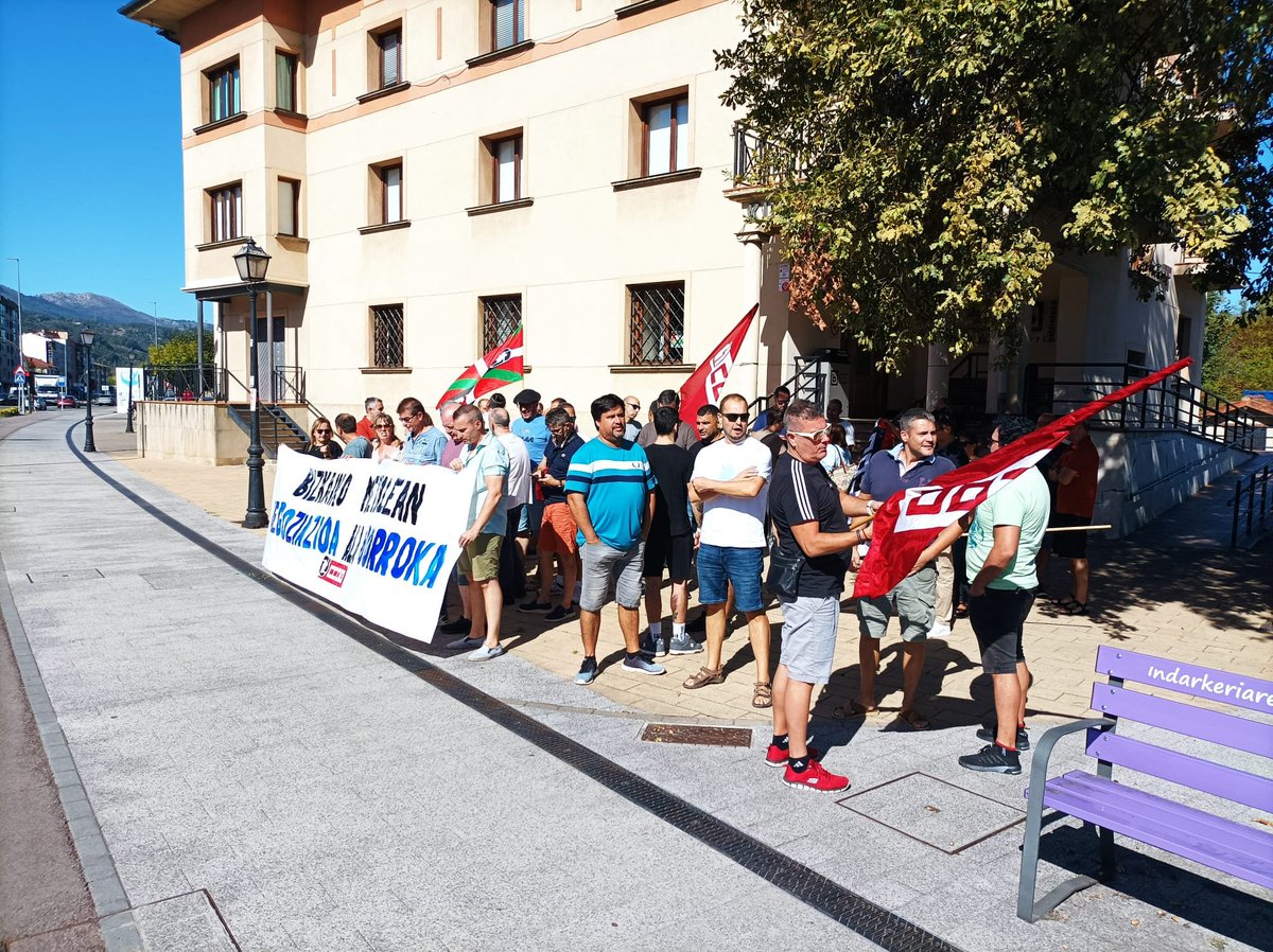 CCOOindustria's tweet photo. 💪Bizkaiko metalgintzako hitzarmena negoziazioaz eta borrokaz lortuko dugu!
▪️Los convenios no caen del cielo. 🔴La militancia del Metal de CCOO de Bizkaia sigue en pie de lucha.
Gaurkoan, asanbladak Eslumalde eta Durangaldean!
🔴Aurrera! https://t.co/NbUoXHsJNv