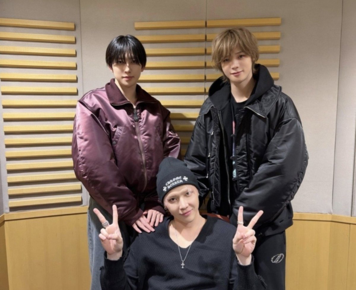 nwwns19's tweet photo. 외동아들 전문대 실패 https://t.co/xyfnUUsdIu