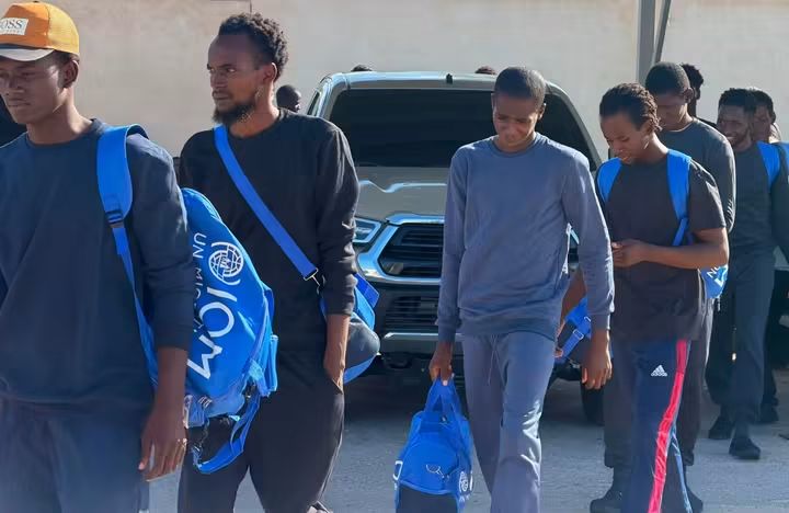 rgowans's tweet photo. #Libya 24.09.26 - DCIM repatriated from East Tripoli Immigration Detention Center in Tajoura 20 #migrants of Ghanaian nationality via Mitiga International Airport in Tripoli. #migrantcrisis #DontTakeToTheSea #seenotrettung #Frontex https://t.co/q96jQA3fM4