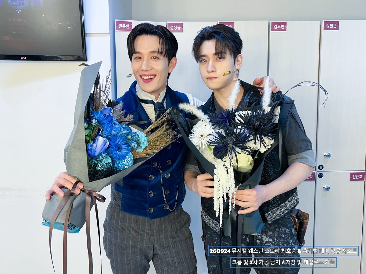k1be0mii's tweet photo. 그냥 기범이 사진찍을 때 나오는 표정들이 너무너무 좋다...🥰 https://t.co/JQlRcFYw57