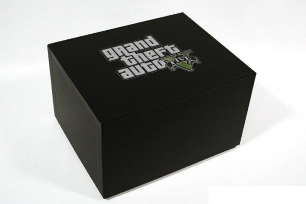 VICEXGTA's tweet photo. GTA V’s Collector’s Edition was $149 and even included a physical copy of the game.

The GTA VI Collector’s Box costs $400 and doesn’t include the game — which isn’t surprising since RDR2’s Collector’s Box didn’t either.

But $400 for the box alone? That’s a tough sell. 
#GTAVI https://t.co/hiaJeXQzZD