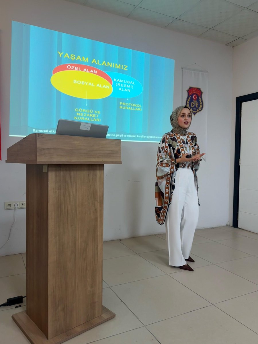 mardindsm's tweet photo. geliştirilmesine yönelik bilgiler paylaşıldı.

Personelimizin mesleki bilgi ve iletişim becerilerine katkı sunan programın gerçekleştirilmesinde emeği geçen Öğr. Gör. Amine YÜREK’e teşekkür ederiz.
@ctekurumsal 
@dsdb_yasinaydin 
@Mardin_Valiligi 
@mau_myo_47 
@amineyurek https://t.co/6aQufq5Wxr
