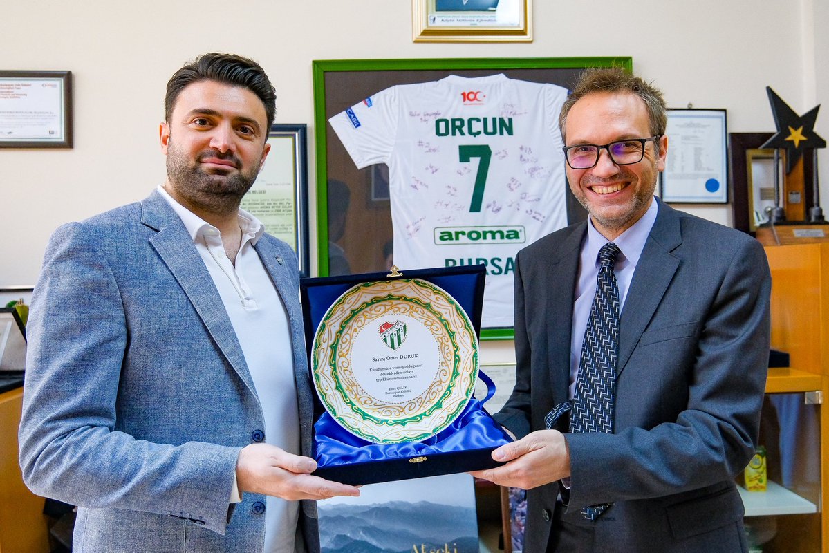 BursasporSk's tweet photo. TEŞEKKÜRLER AROMA

Aroma A.Ş 10 MİLYON TL ile #Yanındayım dedi.

Aroma A.Ş Yönetim Kurulu Başkanı Ömer Duruk'a desteklerinden dolayı teşekkür ediyoruz. https://t.co/HrNF6AkFqa