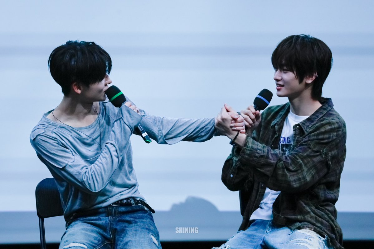 SHINING_1954's tweet photo. 손을 잡고 함께 가자💞
탄생 1주년  축하해～

#미묘즈 #상원 #안신 #SANGWON #ANXIN #닞원 #앗신 #WONXIN #XINWON #이상원 #조우안신 #알파드라이브원 #ALD1 #alphadriveone https://t.co/nTMdZCoup3