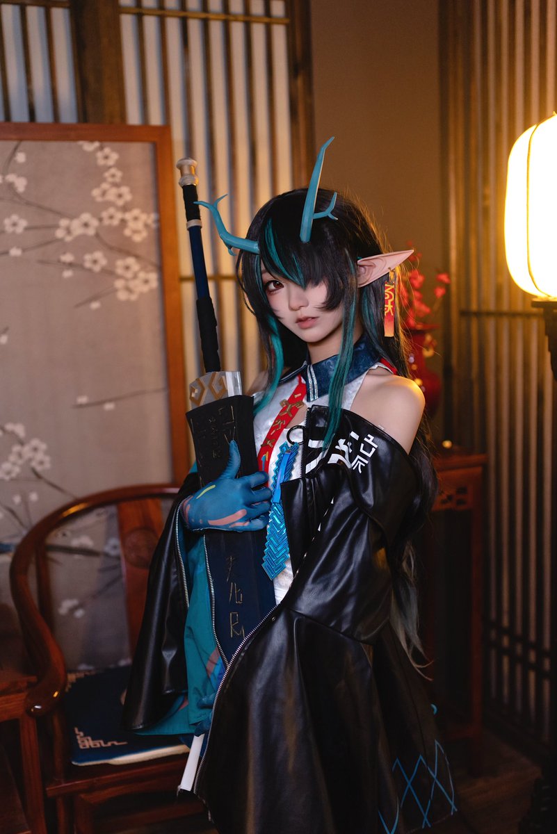 ezyun1016's tweet photo. 何必一厢旧梦悠悠苦我心。

#cosplay #Arknights #dusk https://t.co/RaSzUutnCk