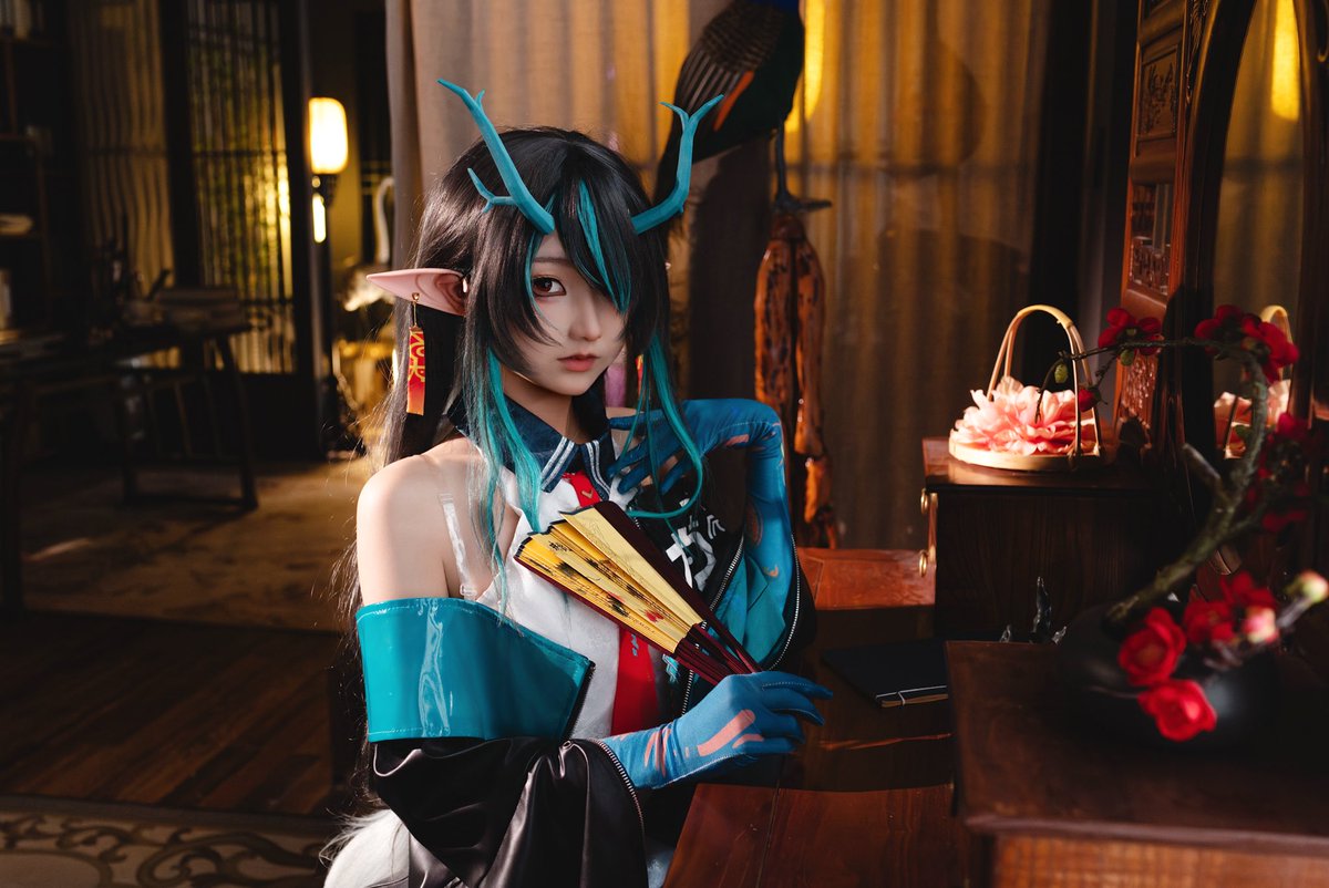 ezyun1016's tweet photo. 何必一厢旧梦悠悠苦我心。

#cosplay #Arknights #dusk https://t.co/RaSzUutnCk