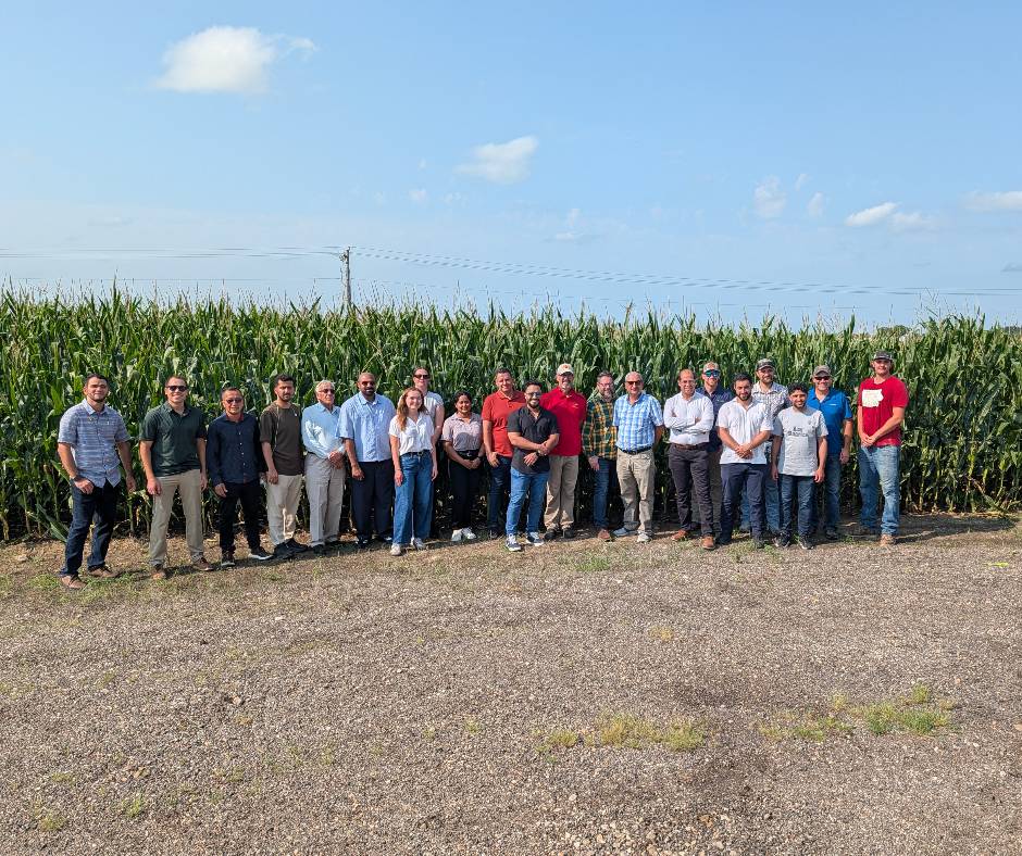 iowa_corn's tweet photo. Hosting trade teams connects Iowa farmers with international buyers, helping share how corn is grown and understand global market needs. 🌍🌽 Iowa Corn has hosted teams from Japan, India, China, South Korea, Saudi Arabia, Colombia, Panama, New Zealand &amp; Mexico. https://t.co/CKwcBxHJHt