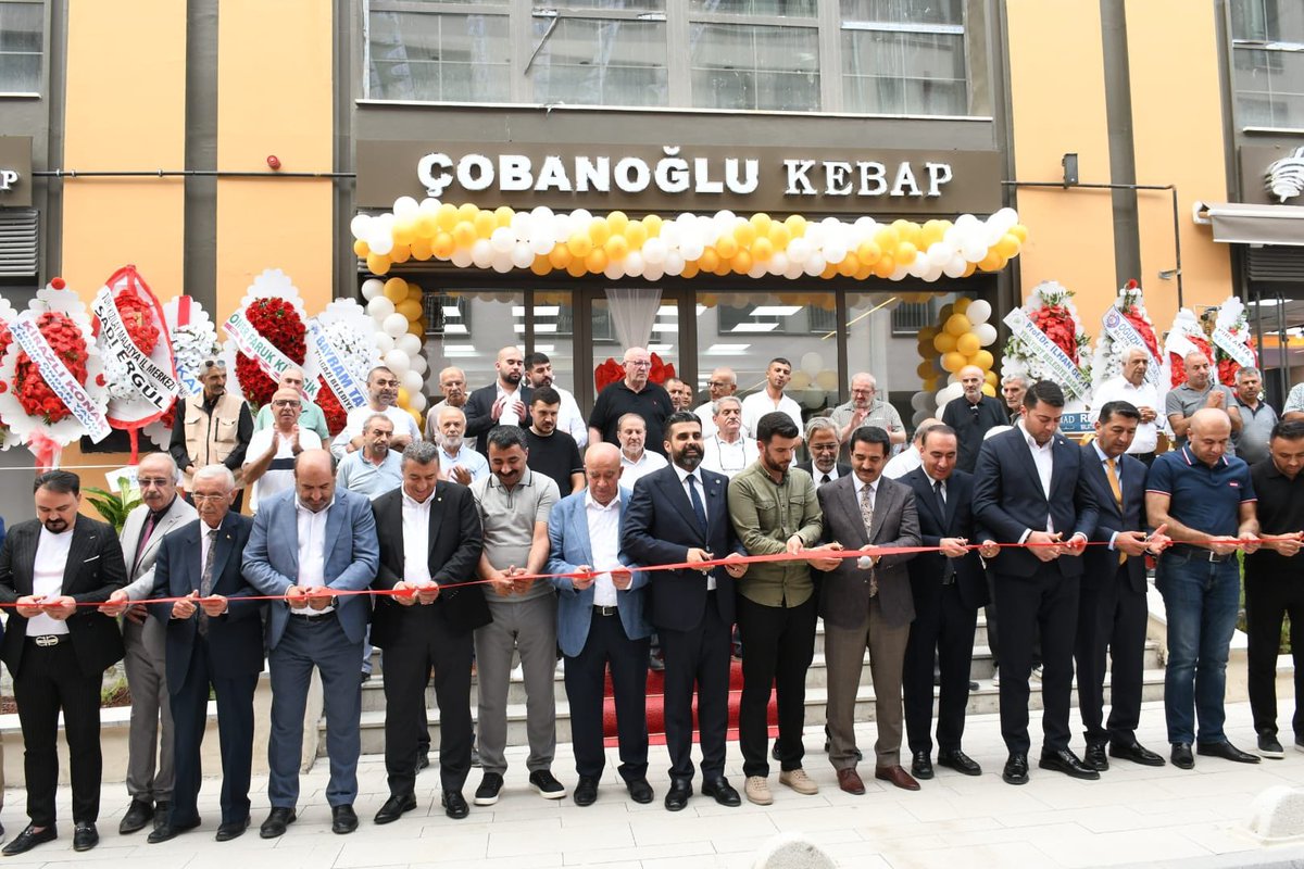 MesutSamanli's tweet photo. Nesilden nesile devam eden bir lezzet olan Çobanoğlu Kebapın açılışını yeni çarşı gastronomi sokağında açtık.Bereketli hayırlı işler diliyorum https://t.co/toISviC1Wu